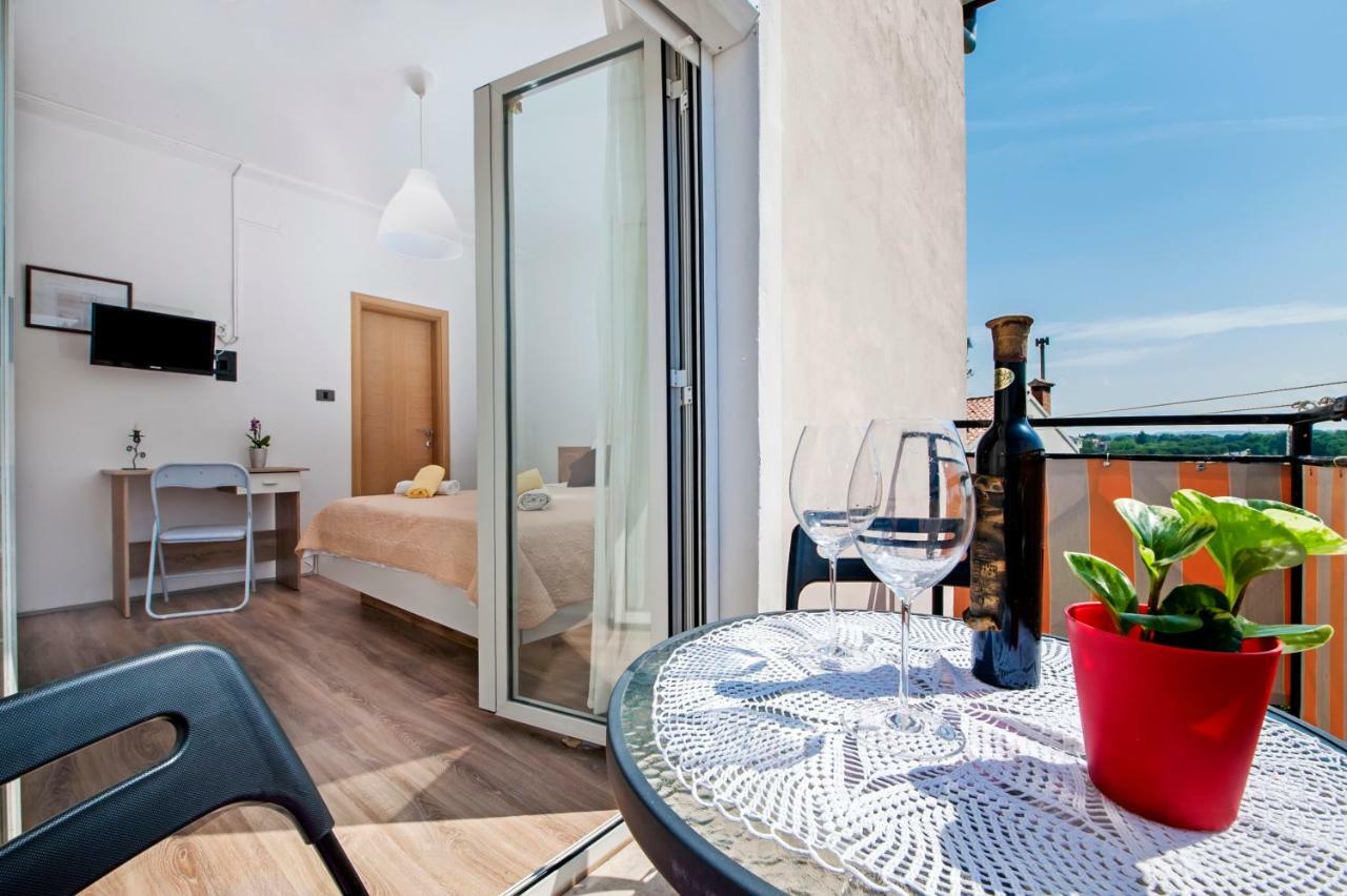 Rooms Mariana Rovinj Exteriör bild