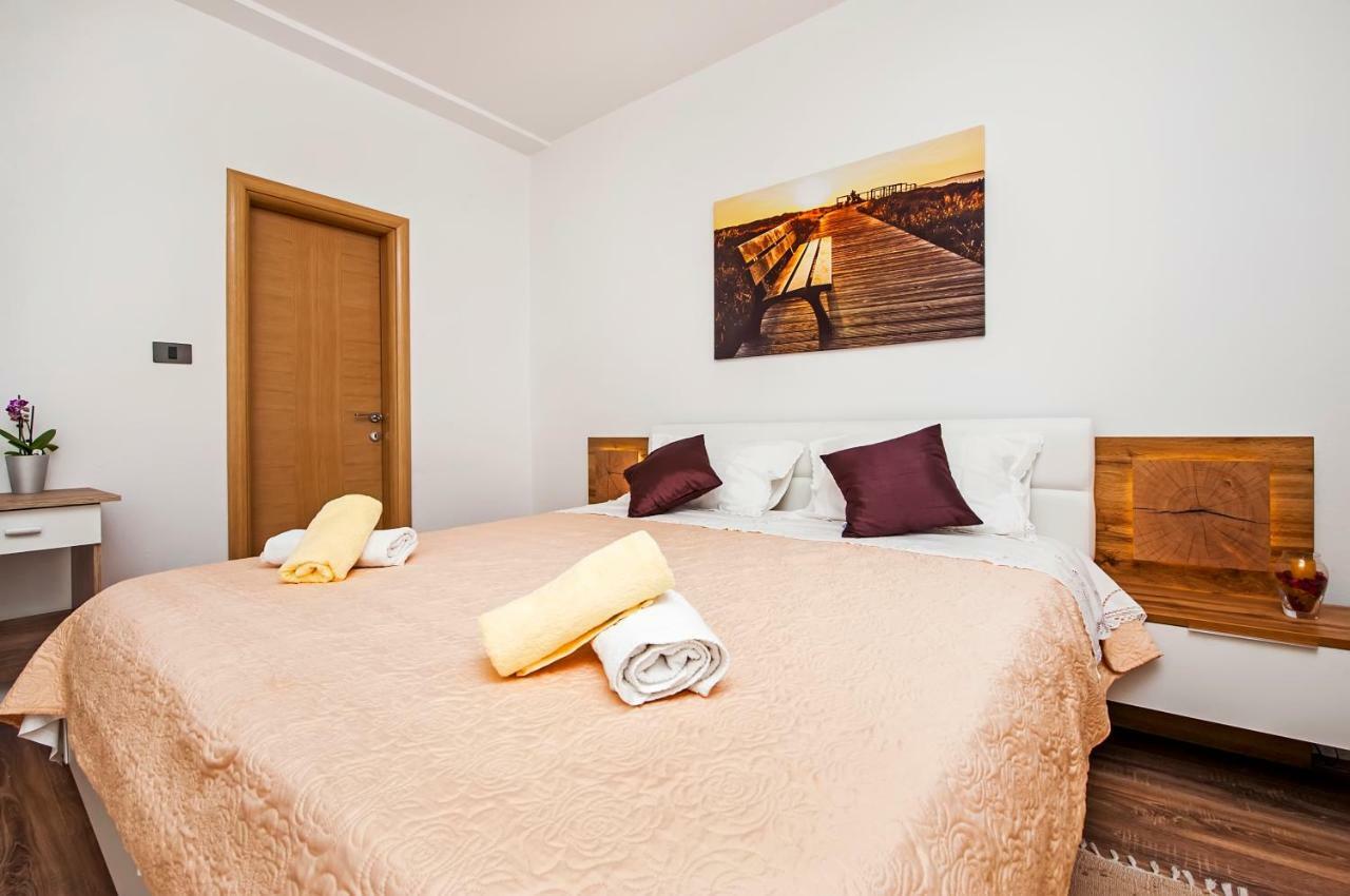 Rooms Mariana Rovinj Exteriör bild