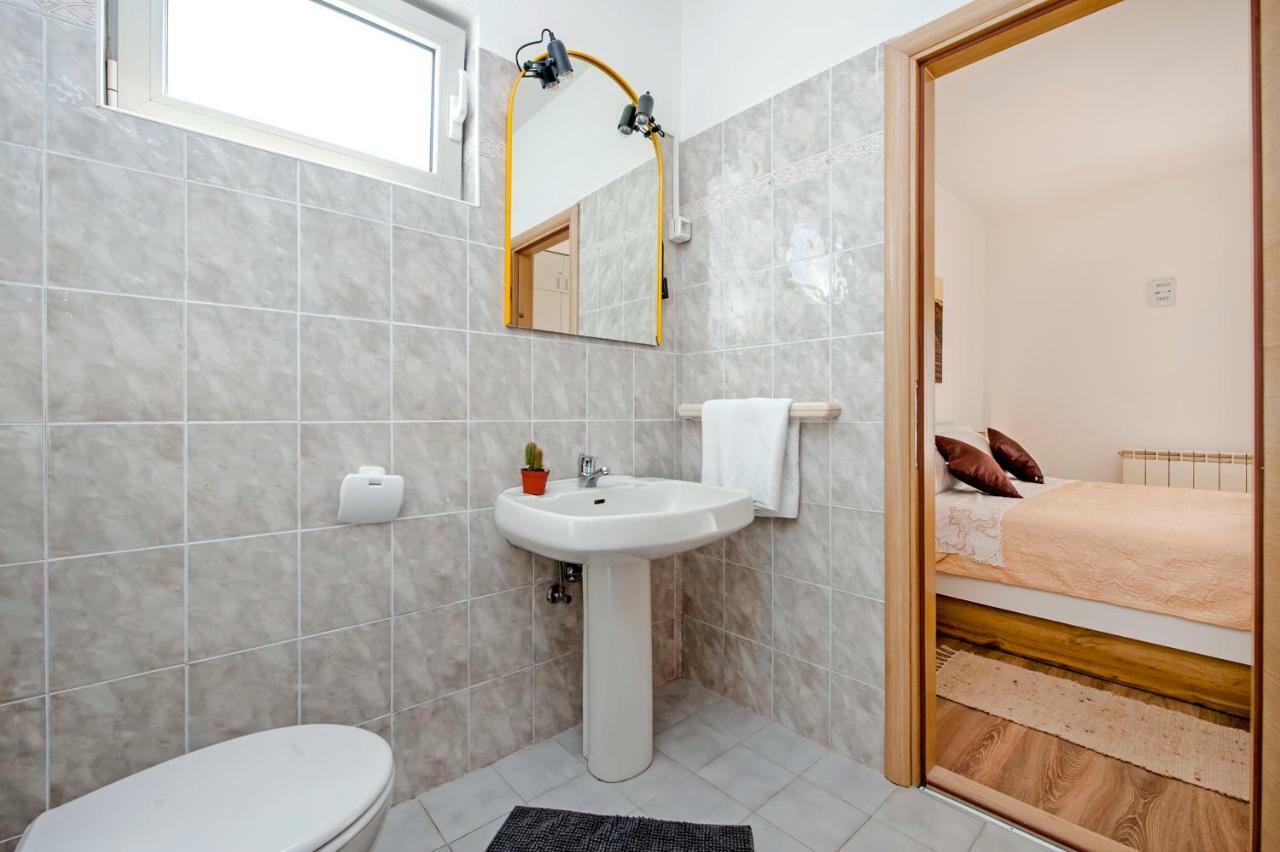 Rooms Mariana Rovinj Exteriör bild