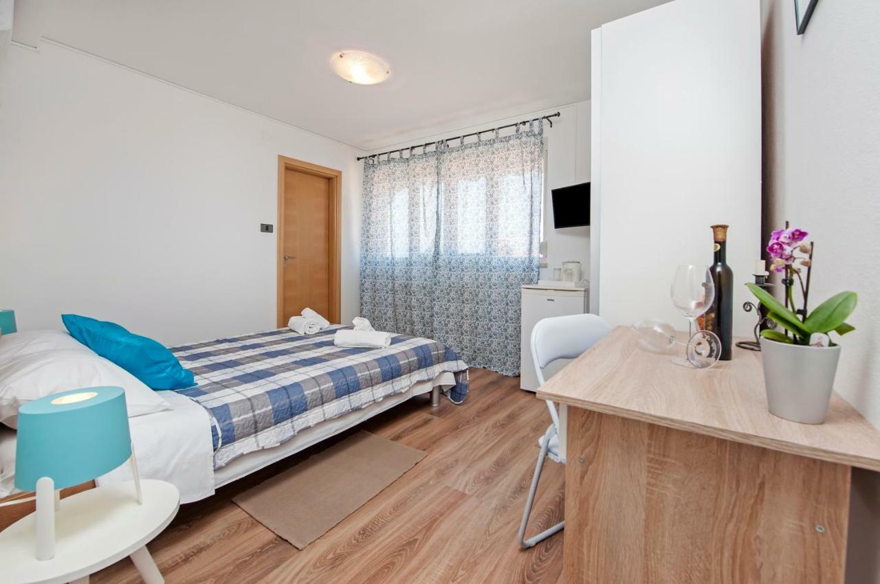 Rooms Mariana Rovinj Exteriör bild